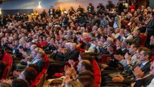 66 dakikalık sunum, dakikalarca ayakta alkış