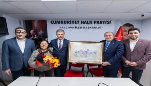 Başkan Tugay teşekkür turuna Balçova'da devam etti