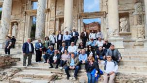 Bornova Muhtarlar Akademisi'nden anlamlı final