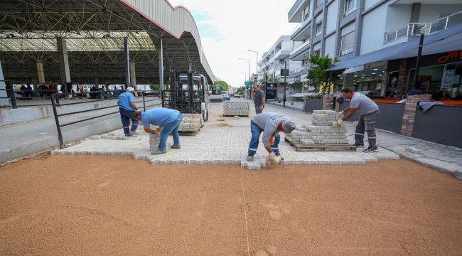 Gaziemir'de 32 bin 191 metrekarelik alandaki yol ve kaldırımlar yenilendi