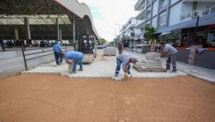 Gaziemir'de 32 bin 191 metrekarelik alandaki yol ve kaldırımlar yenilendi