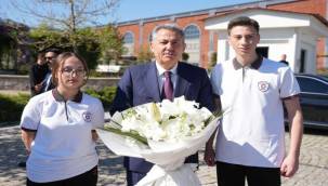 KOSBİFEST 2026'da gelecek sahneye çıktı: sanayi, bilim ve sanat İzmir'de buluştu