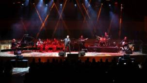 Luca Minnelli İzmir'de büyüledi