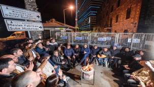 Meslek Fabrikası önünde gece nöbeti