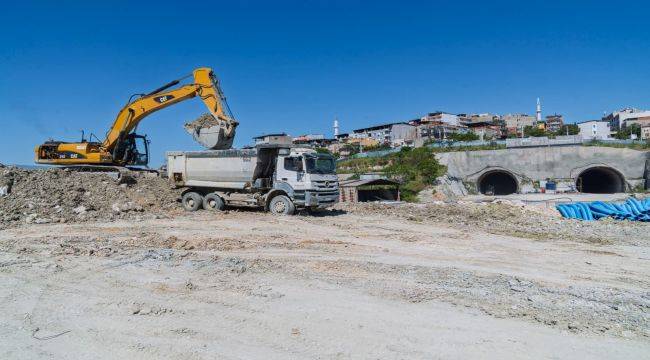 Başkan Tugay: 1 milyar doları bulan kredi 2 senedir imza bekliyor