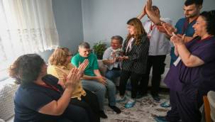 Bornova Belediyesi'nden özel bireye yürek ısıtan kutlama