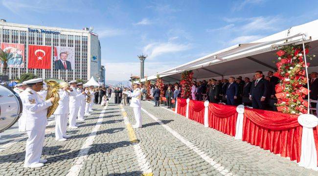 Her yer Türk bayrağı, her yer Atatürk