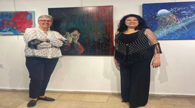İzmir'de Sanatın ve Vefanın Buluşması: "Esintiler II" Sergisi Görkemli Bir Törenle Açıldı