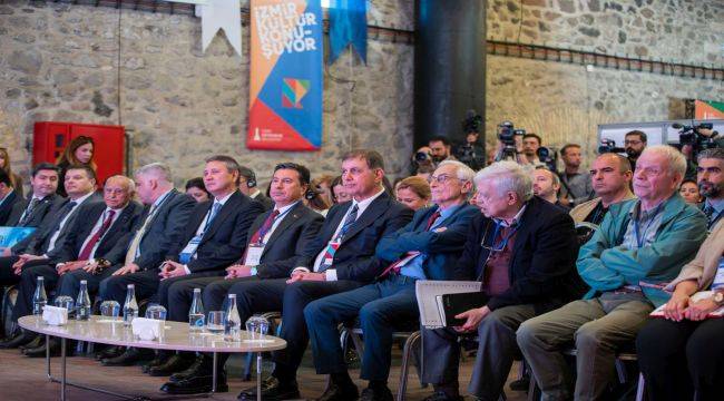 İzmir kültür politikalarını birlikte yazıyor