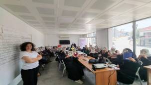 Kadın sağlığı seminerleri İzmir genelinde yaygınlaşıyor