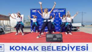 Konaklı annelerden Anneler Günü dansı
