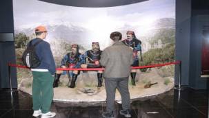 Üniversite öğrencilerine Bergama ve Ödemiş gezisi