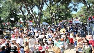 Bornova'da çocukların yaz coşkusu Büyükpark'tan taştı