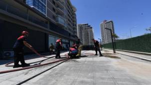Bornova'da depo yangını dakikalar içinde kontrol altına alındı