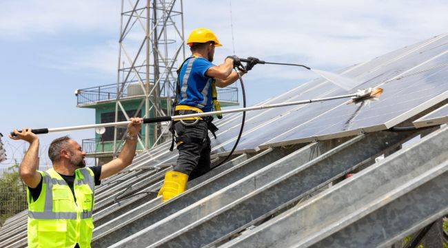 İzmir'in kritik haberleşme altyapısına güneş enerjili güvence