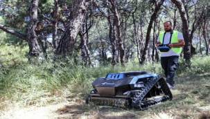Konak'tan teknolojik adım: Ot biçme robotu sahada