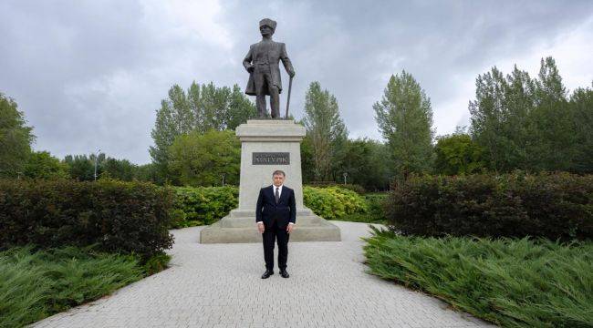 Başkan Tugay'dan Kazakistan iş dünyasına İzmir daveti 
