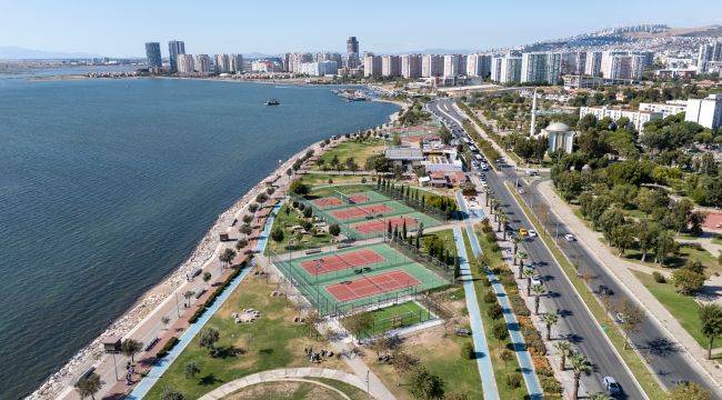 Bostanlı'daki iki padel kortunda sona doğru
