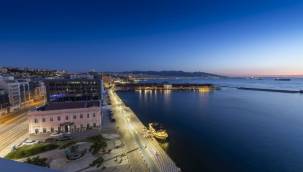 İzmir'in dijital rehberi yenilendi
