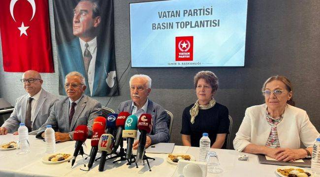 Perinçek'ten İzmir'de dikkat çeken çıkış: "Devlet benim devletimdir derse af yolu açılabilir"