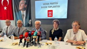 Perinçek'ten İzmir'de dikkat çeken çıkış: "Devlet benim devletimdir derse af yolu açılabilir"