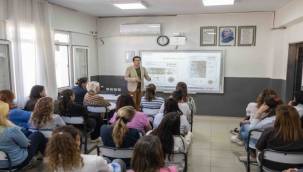 Bornova'da geleceğin eğitim neferlerine "Temel Afet Bilinci Eğitimi"
