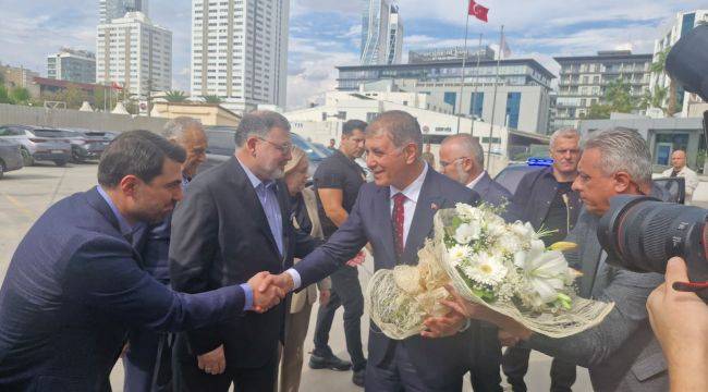 Tugay'dan AK Parti İzmir teşkilatına ilk ziyaret: 30 ilçe başkanıyla görüşecek